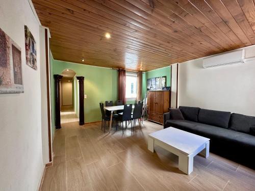 Alicante Apartment | Cozy Spanish Style Flat Near City Center - Pet Friendly