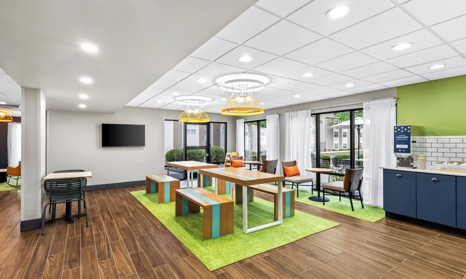 Alpharetta Hotel | Explore Country Inn & Suites in Alpharetta, GA - Top Amenities