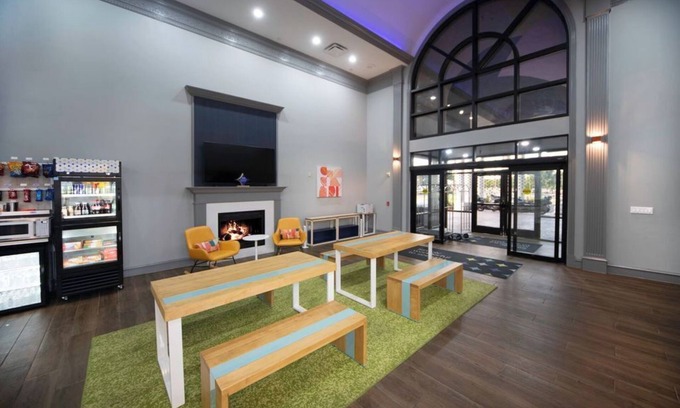 Amarillo Hotel | Quality Stay at Ashmore Inn & Suites with Spa and Breakfast