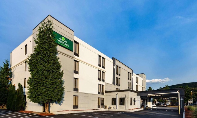 Fishkill Hotel | Family-Friendly Stay at Wingate by Wyndham Fishkill