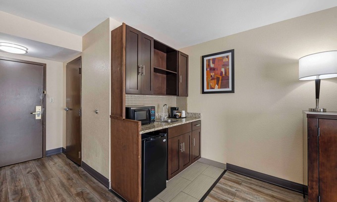 Kimball Hotel | Comfortable Stay at Best Western Kimball Inn with Pool