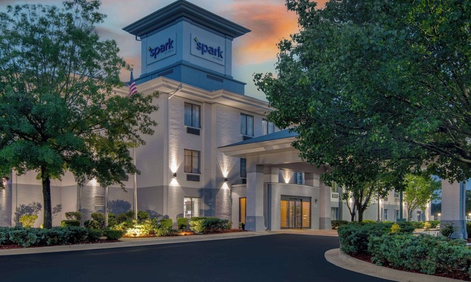 Gunter Afs Hotel | Discover Spark by Hilton Montgomery with Pool & Dining Options