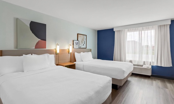 Oak Forest Hotel | Affordable Comfort at Chicago Southland Hotel with Spa & Dining