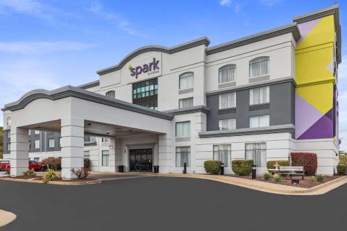 Winchester Hotel | Discover Spark By Hilton Winchester: Pet-Friendly Retreat
