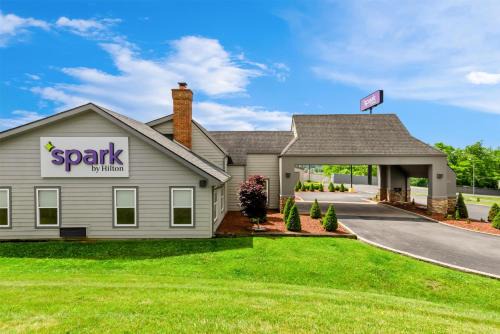 Wytheville Hotel | Pet-Friendly Comfort Inn Wytheville with Family Amenities