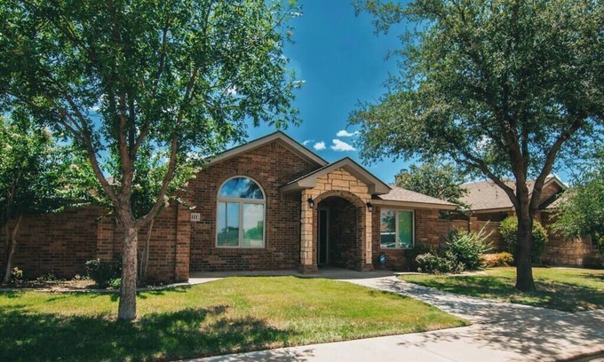Lubbock House | Unforgettable Stay at The Mulligan Spa and Golf Retreat