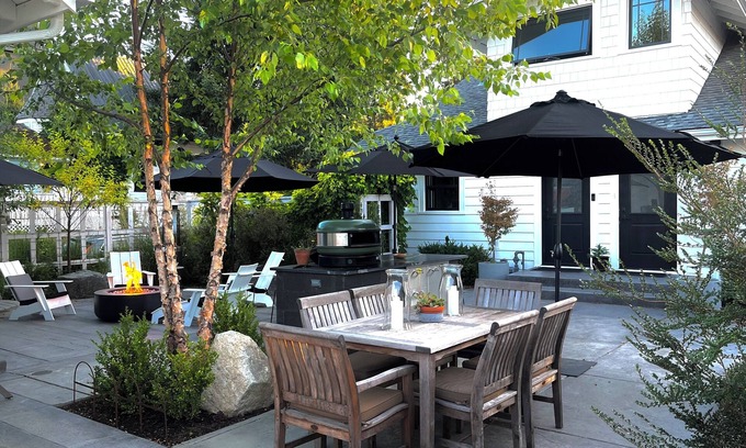 West End Apartment | Immaculate Bay View Loft with Hot Tub & Pet-Friendly Perks