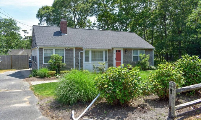 West Dennis House | Spacious Two-Bedroom Retreat Near West Dennis Beaches
