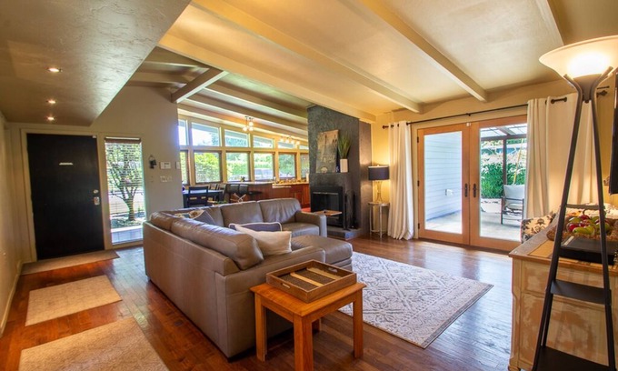 Eugene House | Immaculate Mid Century Modern Home with Ocean View & Spa