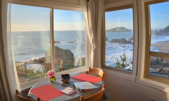 Brookings Apartment | Enchanting Ocean View Suite with Eco-Friendly Amenities