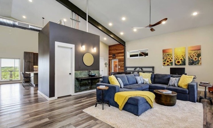 Johnson City House | Sparrow Ridge> Unparalleled Sunset Views, Private Texas Hill Country Retreat