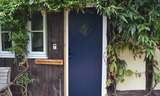 Hay-on-Wye Cottage | Cozy Sparrows Nest Cottage with Kitchen & Pet-Friendly Stay