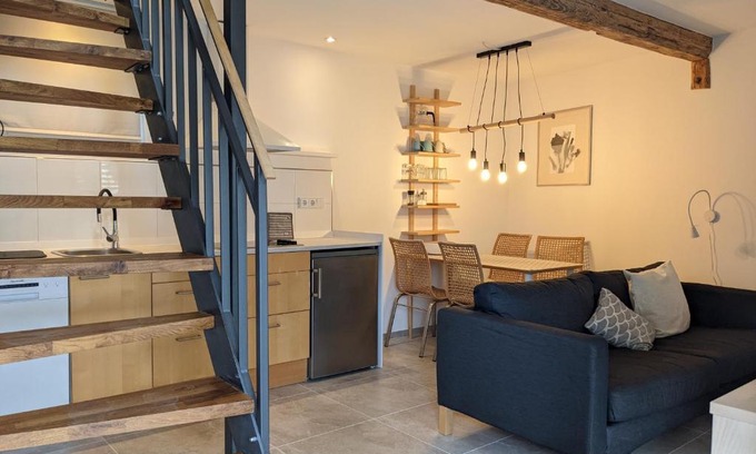 Sugenheim Apartment | Discover Spatzennest und Rabennest: Oceanfront Retreat