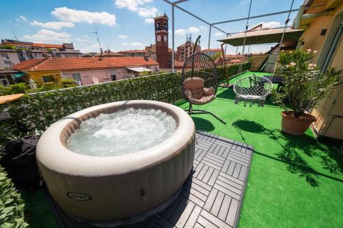 Navigli Apartment | Stylish Apartment with Terrace Near Navigli & Bocconi
