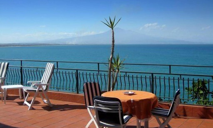 Costa Saracena-Castelluccio Villa | Prime Location with Ocean Views and Spa Amenities