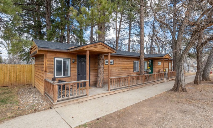 Spearfish Cottage | Pet-Friendly Spearfish Cottages with Spa & Hot Tub - Rated 9.8