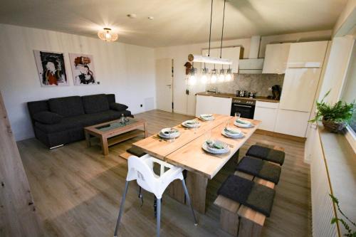Sankt Georgen im Schwarzwald Apartment | Family-Friendly Retreat at Spechthöhle - St. Georgen, 9.1/10