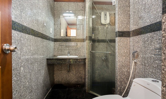 District 7 Apartment | Special Offer: Comfortable Apartment for Groups Near Pool