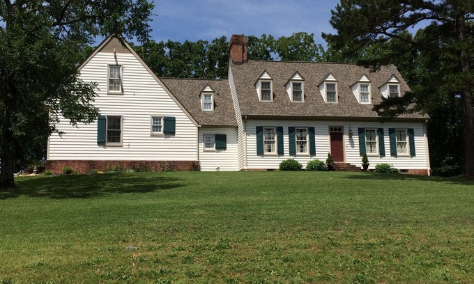 Hot Springs House | Relax in Our Colonial Williamsburg Hot Springs Retreat