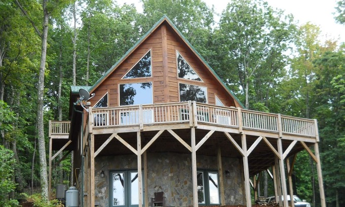 Hays Cabin | Guest Rated: 10/10 Cozy Cabin with Pool near Wine Country