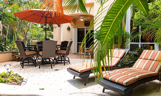 Playacar Fase I House | Beachfront Getaway: Cozy 3-Bed House with Private Pool