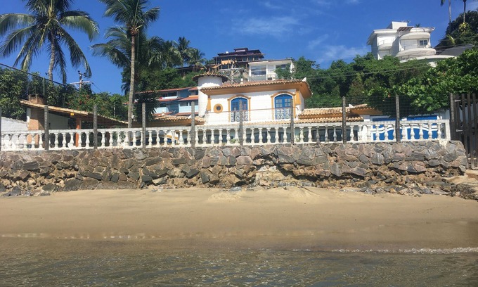 Pontal da Cruz House | Exquisite Seaside House with Ocean Views and Spa Access