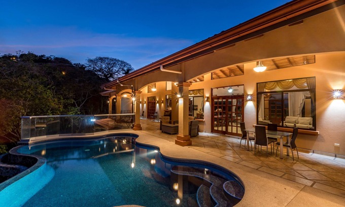 Hacienda Vieja Villa | Indulge in Oceanfront Luxury Home with Infinity Pool