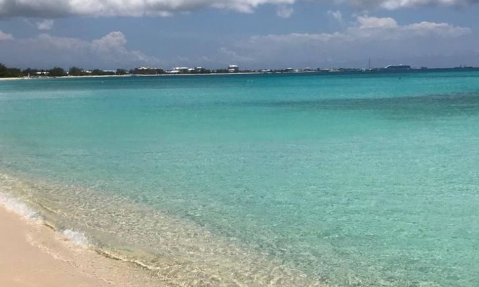 Seven Mile Beach Condo | Unforgettable Two-Bedroom Condo at Seven Mile Beach