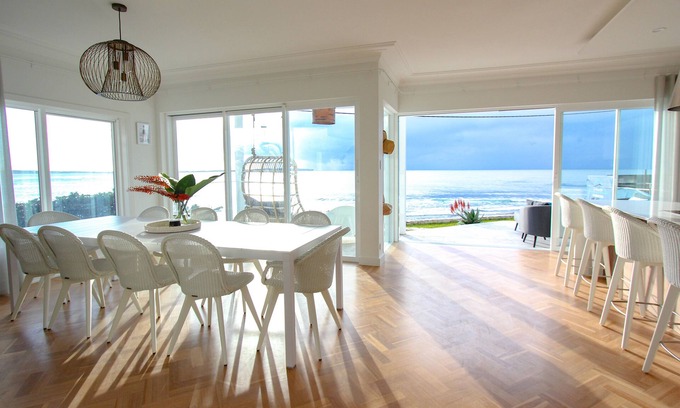 Cronulla House | Premier Oceanfront 5 Bedroom Home with Pool & Spa Amenities
