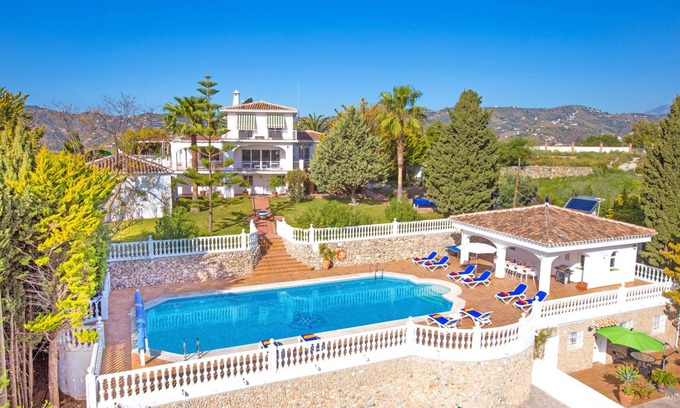 Frigiliana Villa | Unforgettable Villa with Huge Heated Pool & Ocean Views