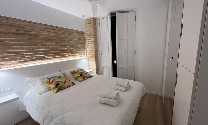 El Botanic Apartment | Spectacular and bright apartment in the center of town