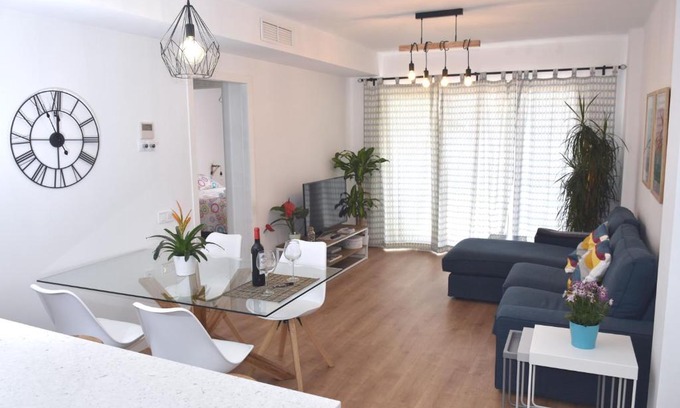 El Ejido Apartment | Spacious Apartment for 8 with Free Parking & High Rating