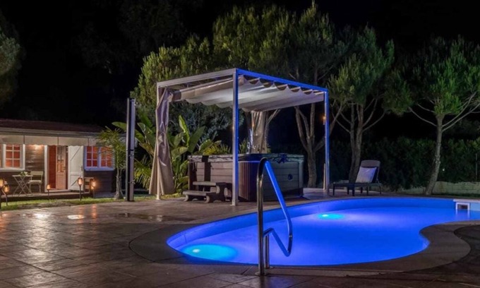 Aljaraque Apartment | Elegant Bungalow with Pool, Spa, and Jacuzzi Retreat