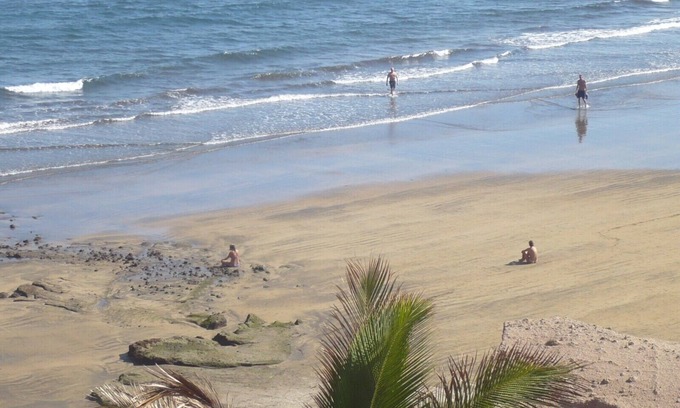 El Medano Apartment | Seaside Bungalow with WiFi, Garden & High Guest Rating