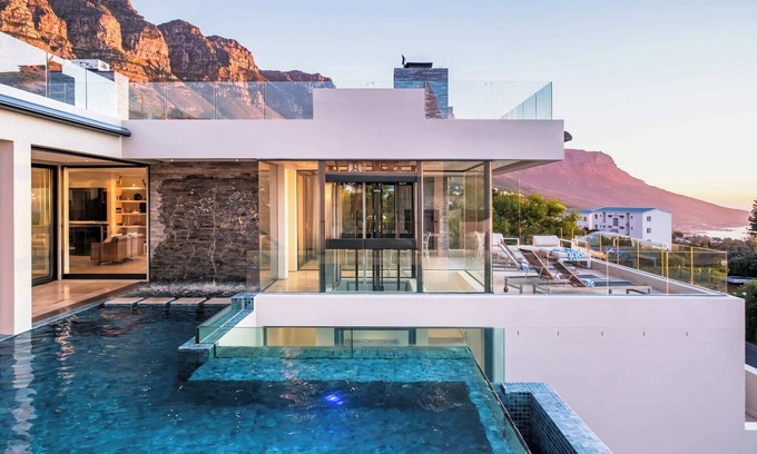 Camps Bay Villa | Inviting Holiday Villa with Private Pool and Gym Prima Views