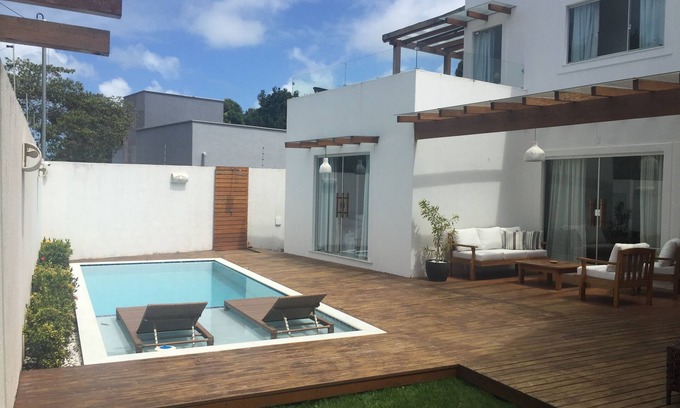 Arraial d'Ajuda House | Elegant House with Pool and Spa for Reveillon Getaway