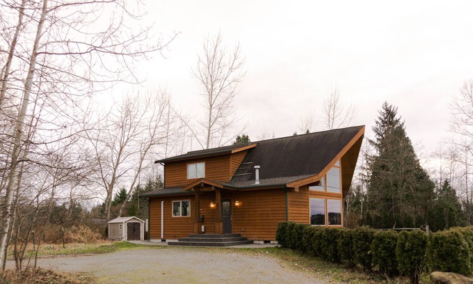 Blaine Ski Chalet | Elegant Ocean Views & Spa Retreat at Drayton Harbor