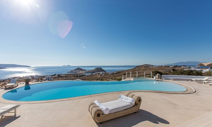 Kalafatis Villa | Exclusive Kalafatis Villa with Infinity Pool & Private Jacuzzis