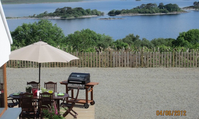 Inishmacatreer House | Stunning Lake Views from a Top-Rated Holiday Home