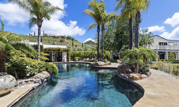 Malibu Villa | Experience Breathtaking Mountain Views on Malibu Wine Trail