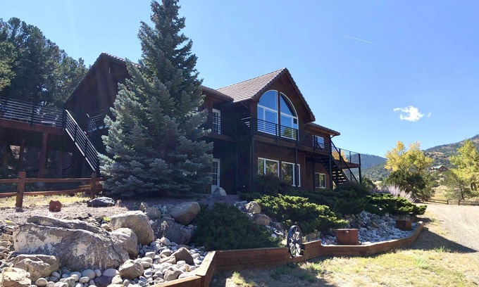 Salida House | Experience Breathtaking Views at Little Cotchetopa Creek