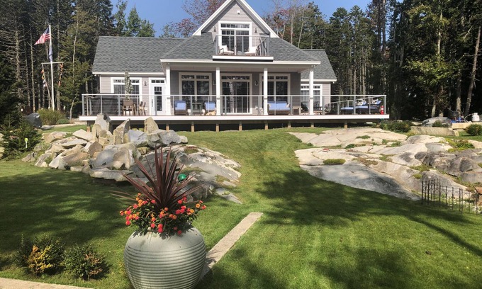 Spruce Head House | Oceanfront Escape with Private Beach & Perfect 10 Rating