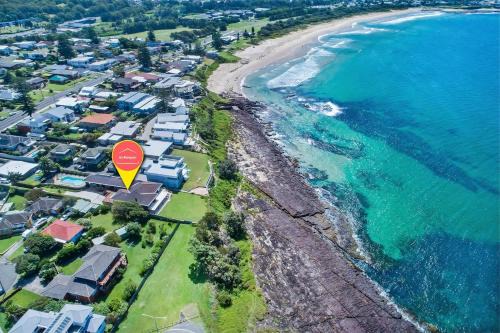 Shellharbour House | Beautiful Waterfront Home with Pool in Shellharbour