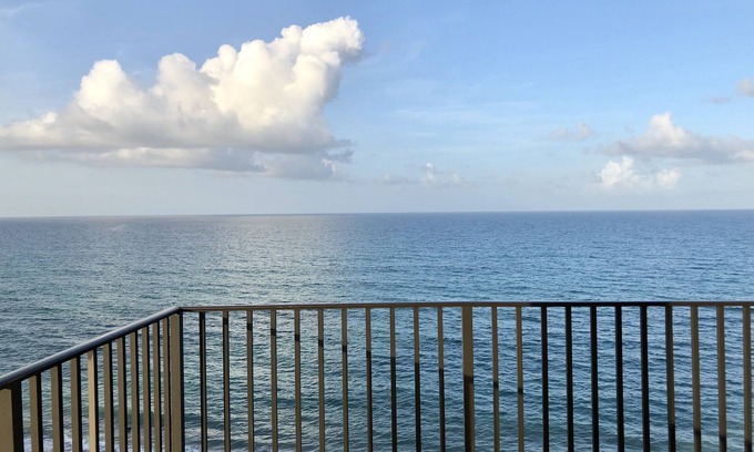 Hutchinson Island South Apartment | Unforgettable Oceanfront Condo with Pool & Spa in Jensen Beach