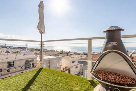 Gas Lamp Section House | Oceanfront Family Getaway with Pet-Friendly Amenities