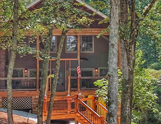 Lake Oconee Villa | Idyllic Lake Oconee Retreat with Inviting Porch Steps to Water