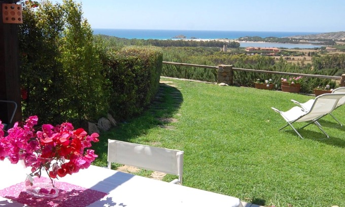 Chia Villa | Oceanfront Retreat: Family-Friendly with Pet Welcome