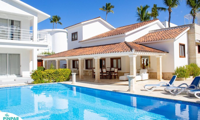 Playa Bibijagua Villa | Stylish Villa May: Ocean Views & Private Pool Retreat