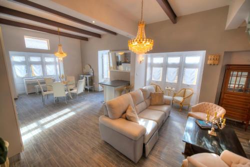 Sliema House | Inviting House with Sun Terrace - Guest Rated 10/10