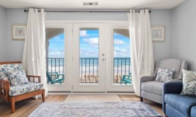 North Topsail Beach Condo | Top-Rated Ocean Front Villa Capriani with Pool & Spa
